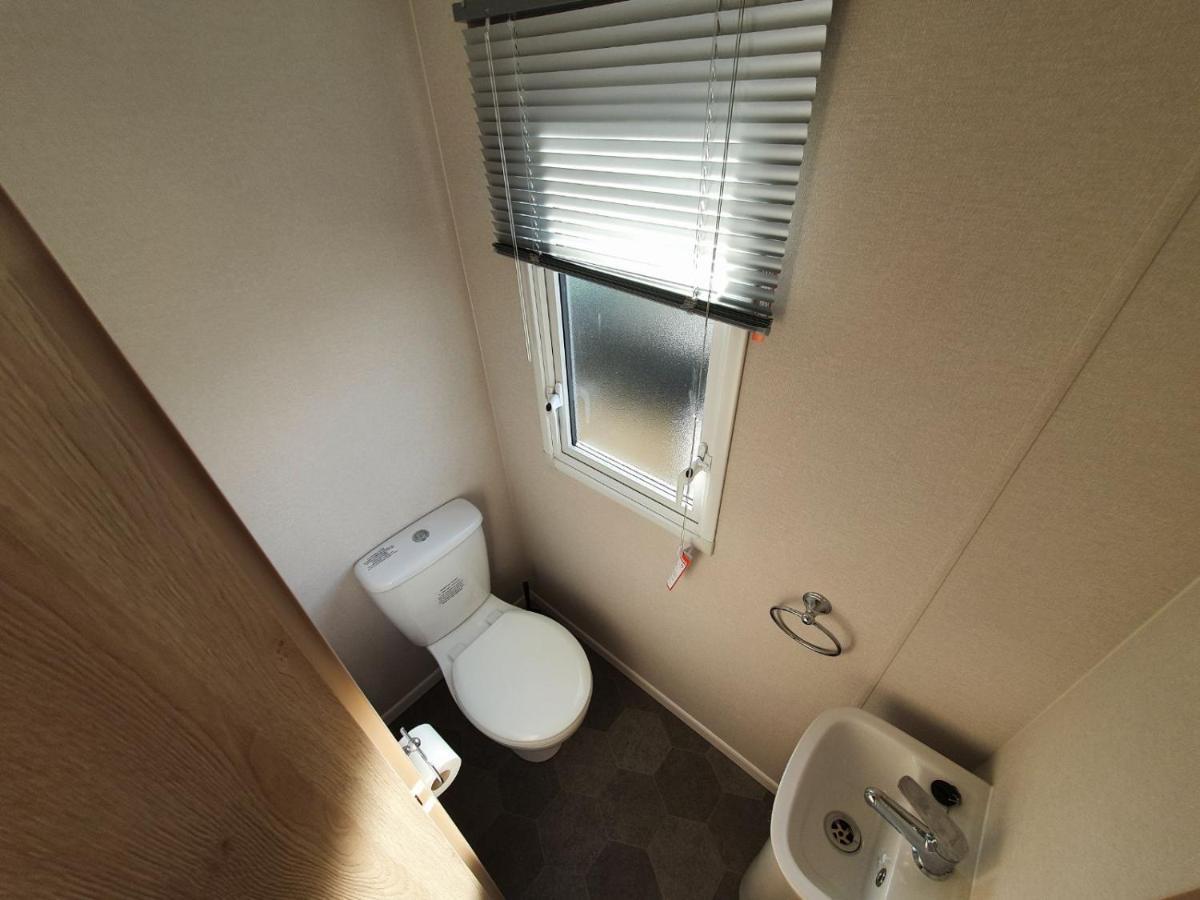 Escape City Caravan Lytchett Minster ภายนอก รูปภาพ