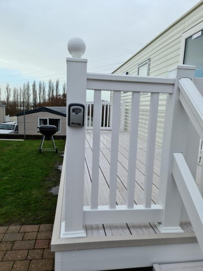 Escape City Caravan Lytchett Minster ภายนอก รูปภาพ
