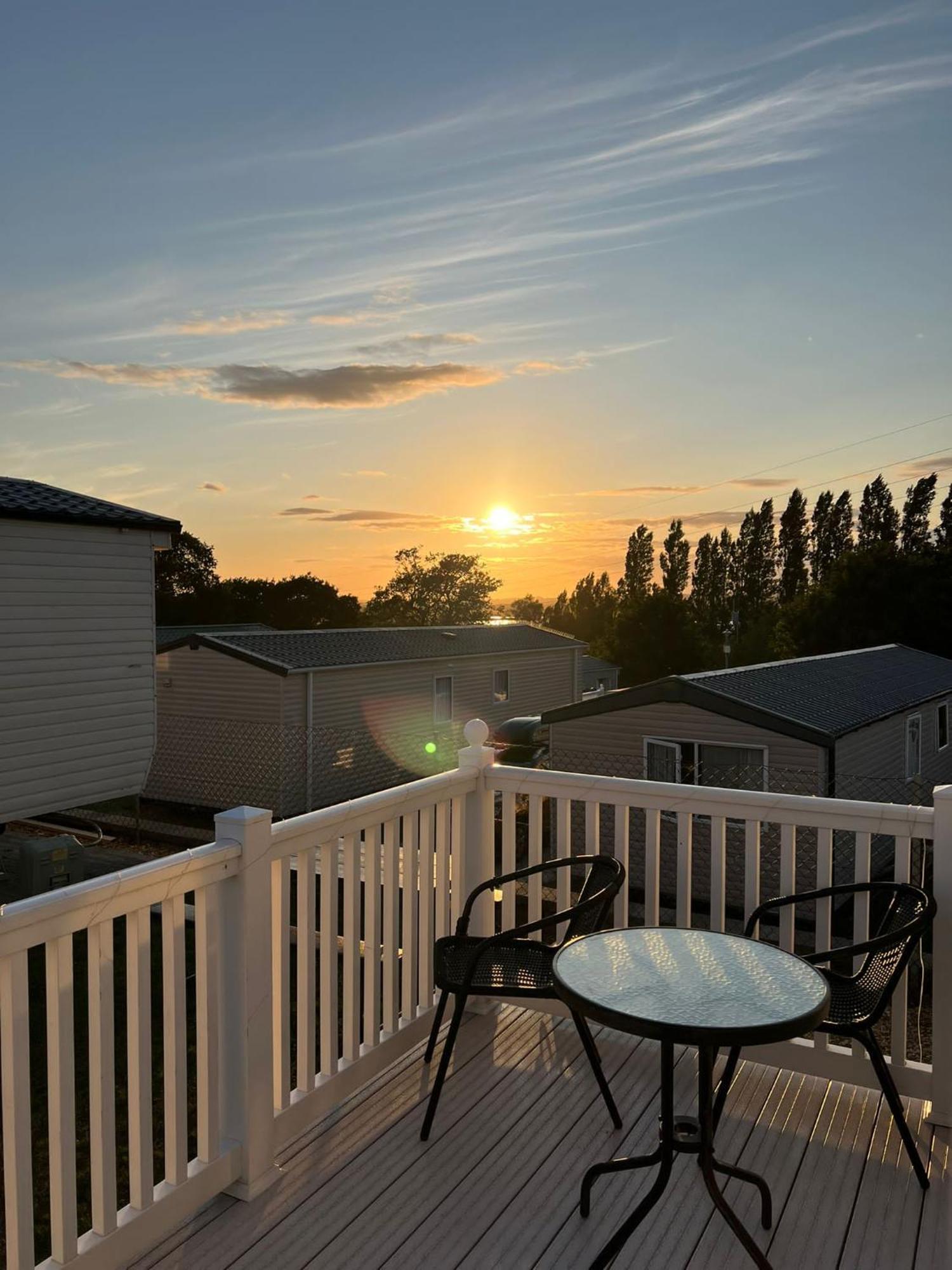 Escape City Caravan Lytchett Minster ภายนอก รูปภาพ